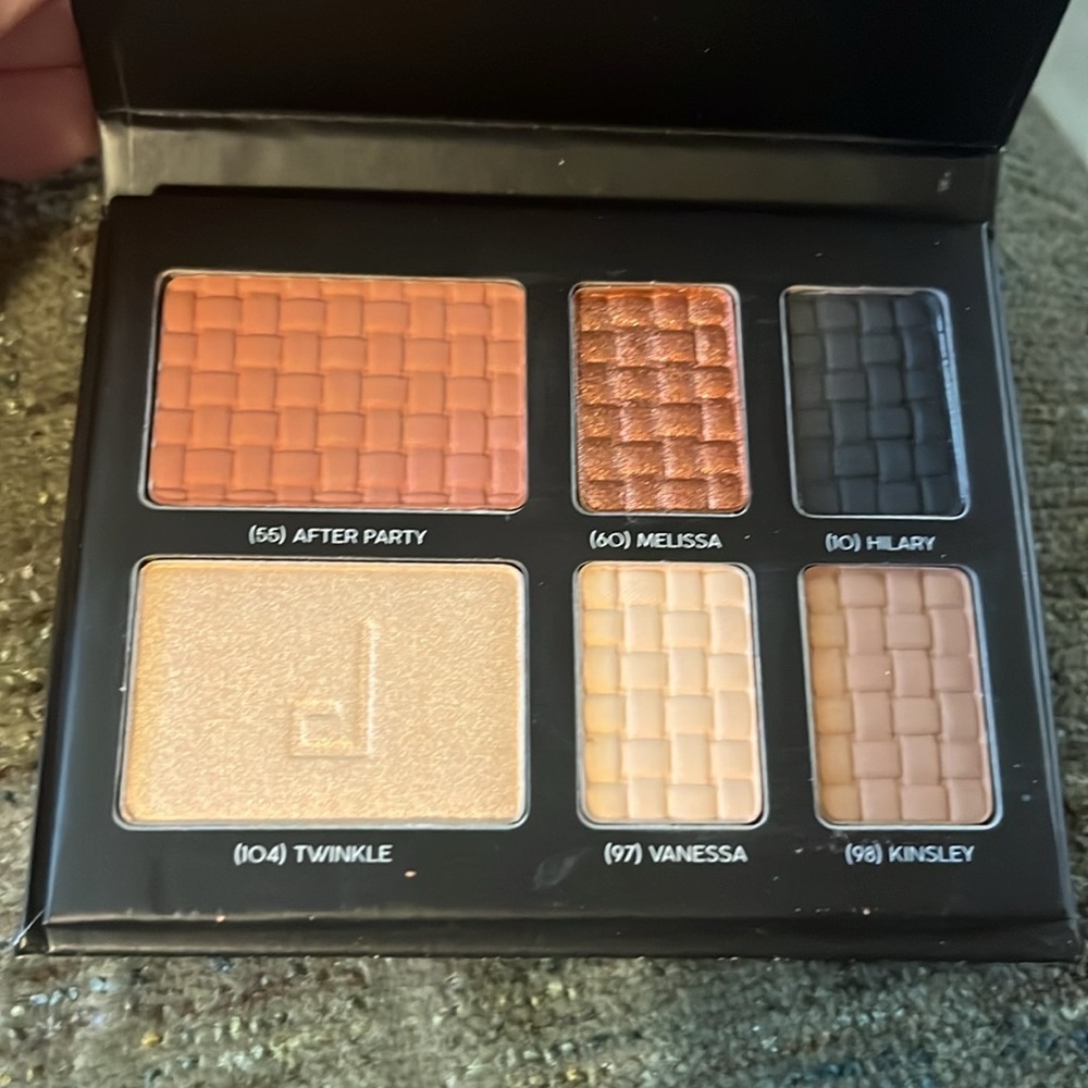 Doucce Gold, Copper and Cream Highlighter Palette Sleek Shimmer